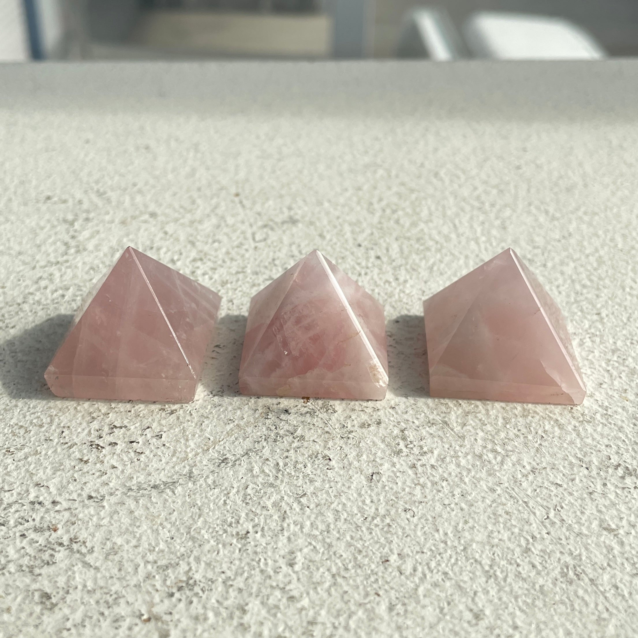 Rose Quartz - Mini Pyramid - 3cm Rose Quartz - Mini Pyramid - 3cm